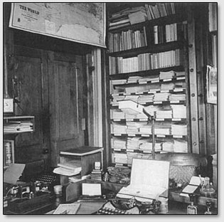 Один из кабинетов штаб квартиры института "Урусвати" в Нагаре, 1932 г.