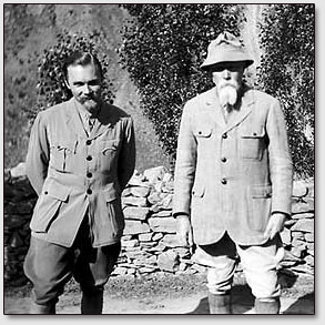 Основатель института "Урусвати" Н.К.Рерих (справа) и директор этого института Ю.Н.Рерих, Лахул, 1931 г.