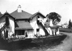 Talai-pho-brang_house_Darjeeling_1924